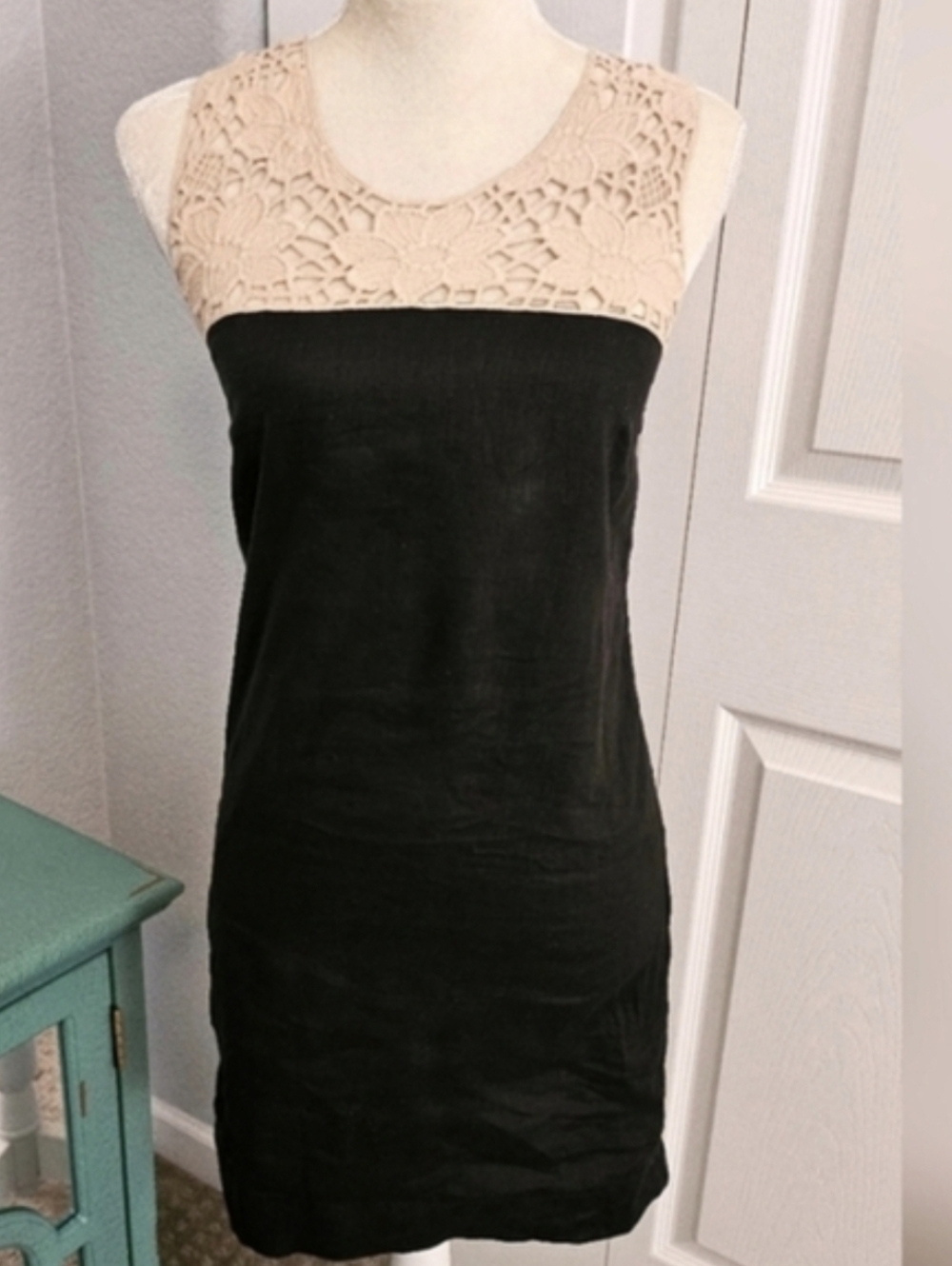 LOFT Lace Yoke Linen Shift Dress Black Petite 0